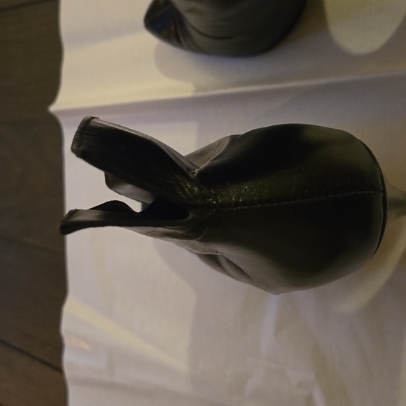 Vintage 1990's Bonjour Women's 4 inch heel Pointy Toe Ankle Boots, Size 7 1/2B - Picture 5 of 9